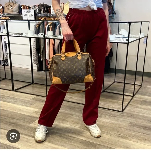 - 🔥SALE 🩷Gorgeous Authentic Louis Vuitton retiro pm monogram 🩷